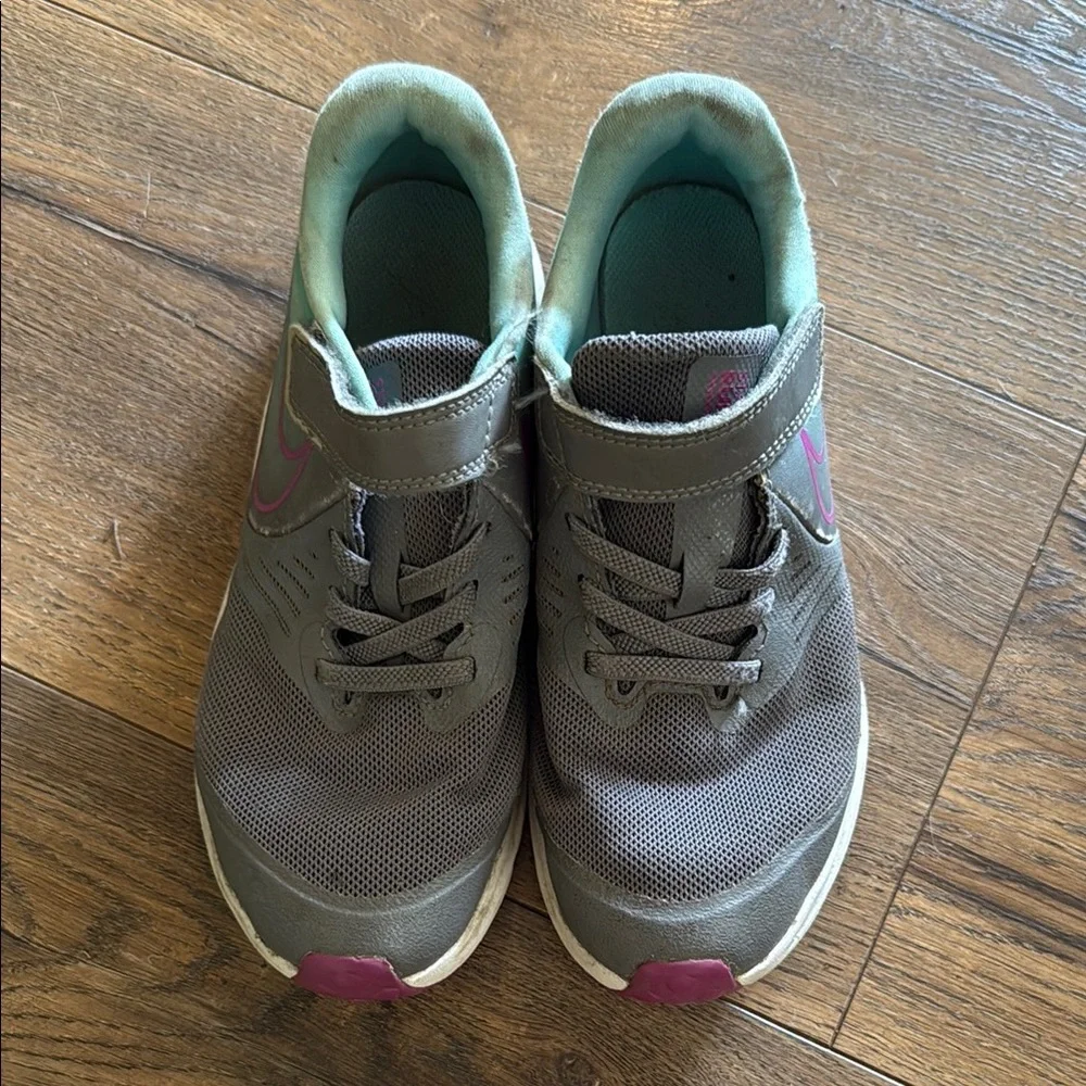 Nike Kids Gray & Teal Sneakers with Pink Swoosh